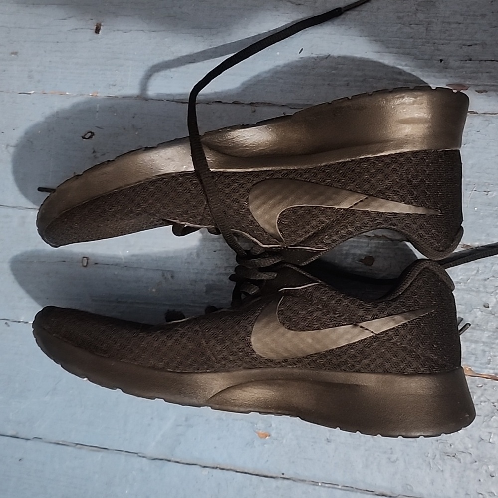 Nike - Picture 3 of 3